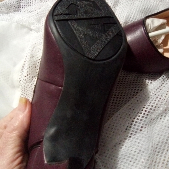 Andiamo raisin Color ladies 3" heels. NWOT. Size 7.5 - Picture 2 of 9